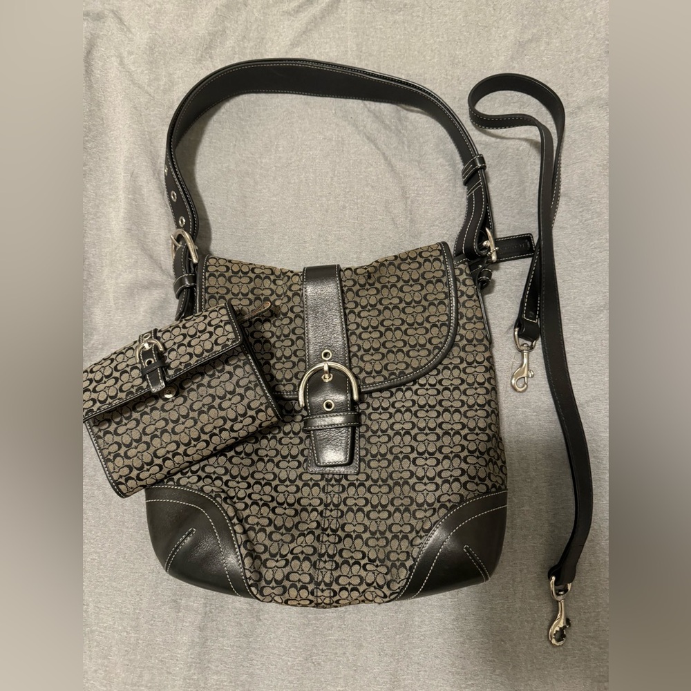 Womens Coach Messenger Bag Black w Wallet and long strap